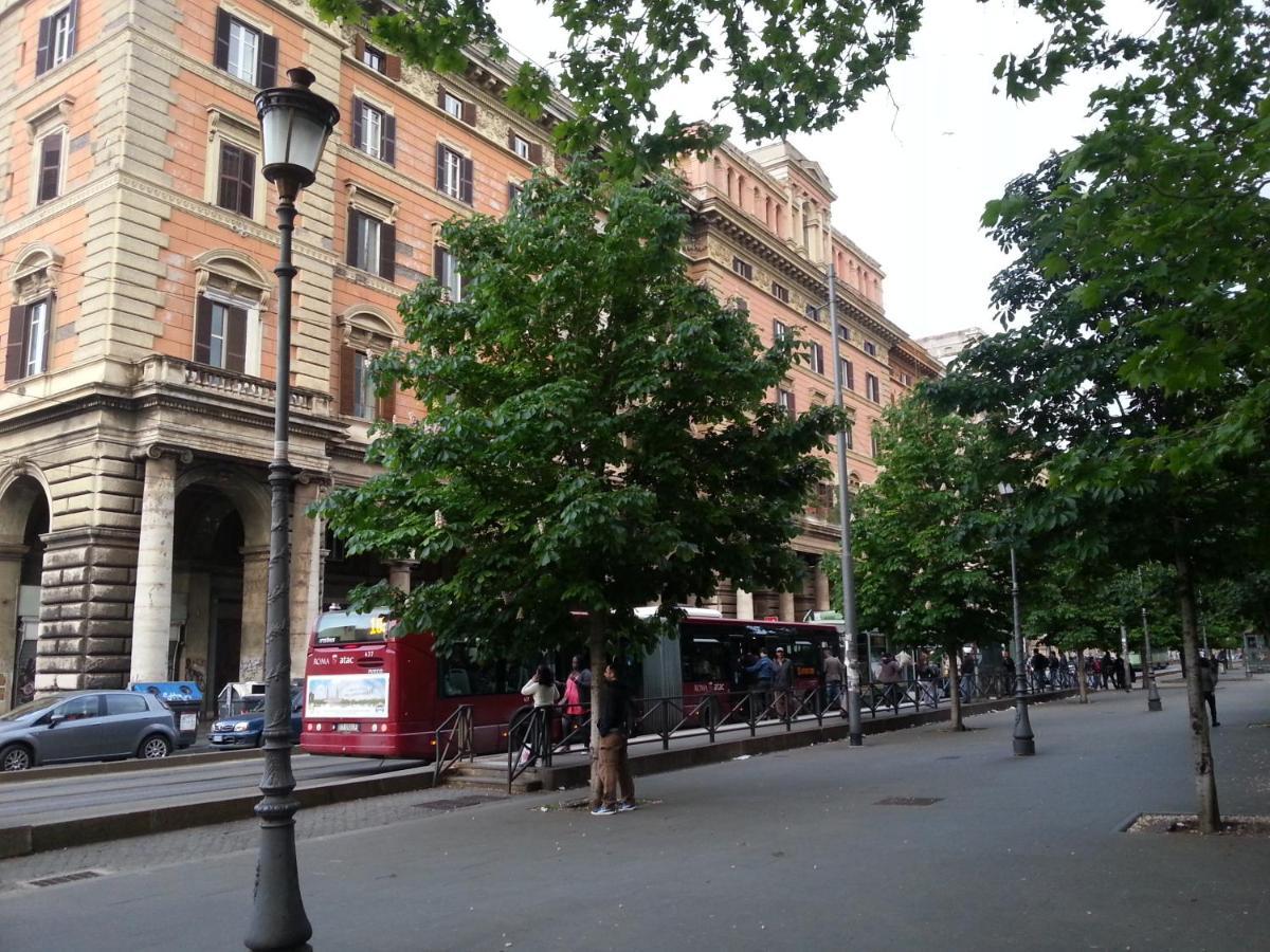 Bed And Breakfast Piazza Vittorio87 โรม ภายนอก รูปภาพ